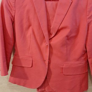 New York and Company Capri coral colored 2 piece suit